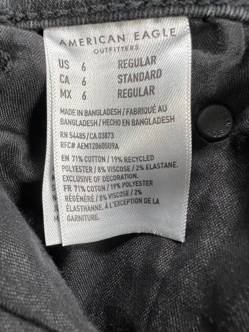 American Eagle Curvy High Rise Black Denim Raw Hem Mini Skirt Size 6 - Picture 6 of 7